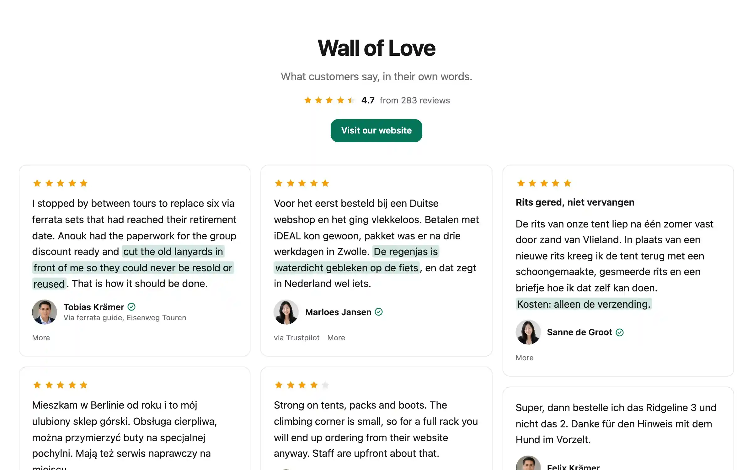Una pagina Wall of Love ospitata con un titolo, una valutazione media di 283 recensioni, un pulsante per il sito web del negozio e tre colonne di testimonianze con frasi evidenziate.