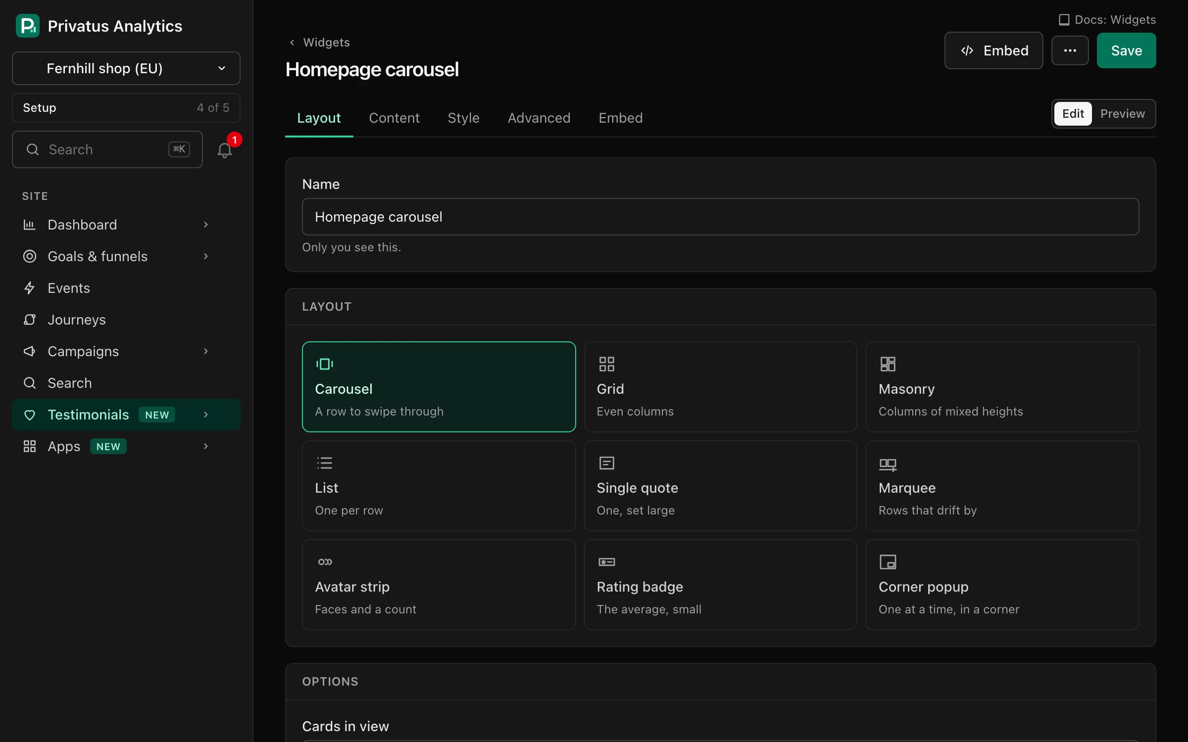 L'editor del widget con nove layout tra cui scegliere, tra cui carosello, griglia, masonry, elenco, citazione singola, marquee, striscia di avatar, badge di valutazione e popup d'angolo.